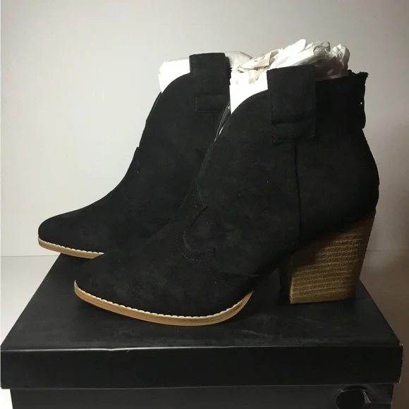Black Suede Ankle Boots CCOCCI Athena Size 7.5 NIB - Picture 1 of 3